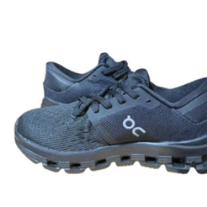 On cloud x4 kids black