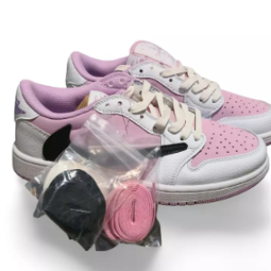 Jordan 1 Retro Low Travis Scott pink