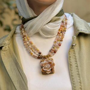 "لوتس" (Lotus)