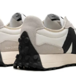 New Balance 327 Sea Salt – Black