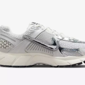 Nike Zoom Vomero 5 ‘Photon Dust Metallic Silver’