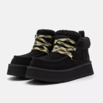 UGG Women’s Funkarra Cabin Cuff Black