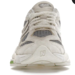 New Balance 9060 – Bricks & Wood