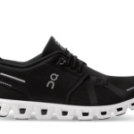 On Running Cloud 5 Black/White