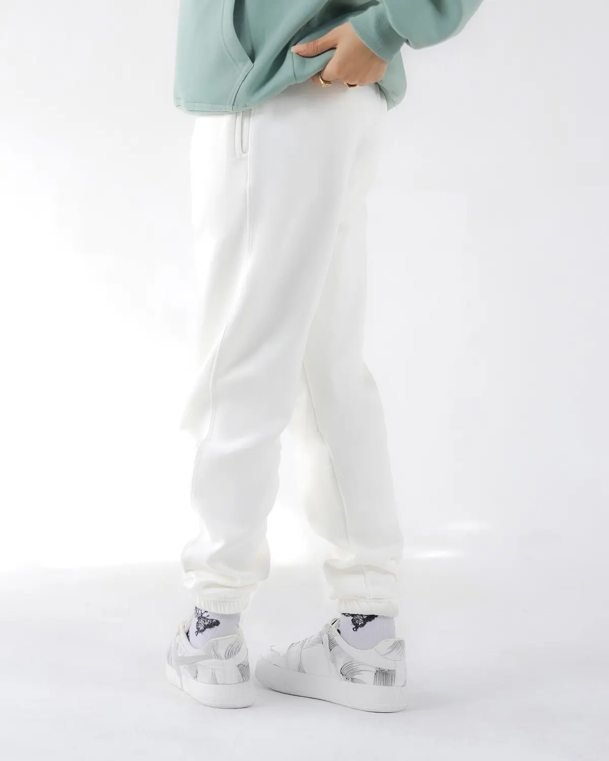 White Regular Sweatpant