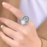 خاتم يا روح عن الوجود بها اكتفى