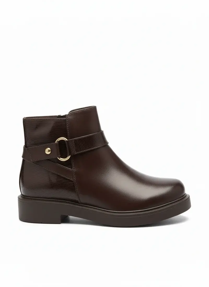Boot with an elegant round buckle B-3