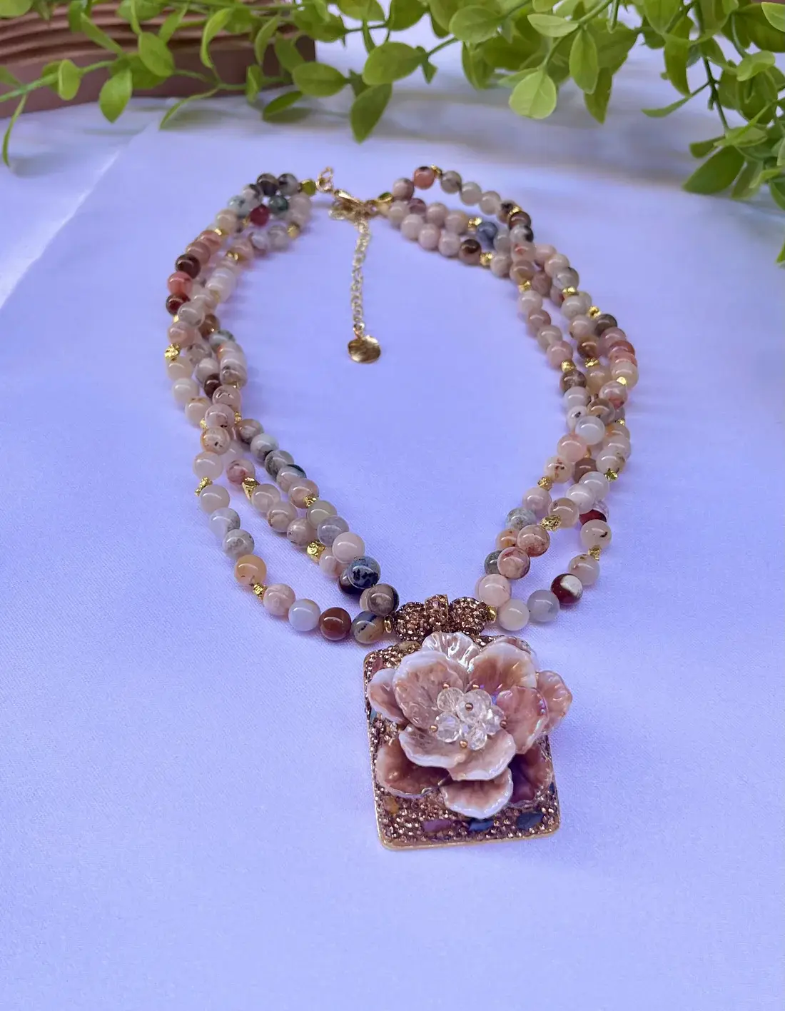 "لوتس" (Lotus)