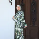 GREEN STROKES PRINT DRESSY SATIN ISDAL