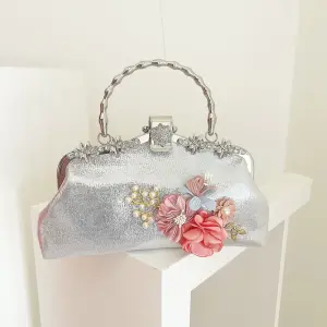 Silver Florencia Clutch
