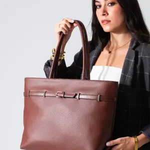 Classic Belt Detail Tote-brown