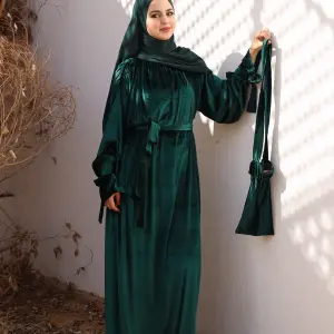 DARK GREEN VELVET ABAYA ISDAL