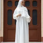 CREAMY WHITE DRESSY UMRAH ISDAL