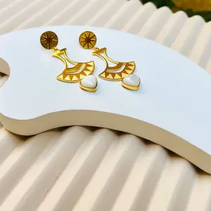 Nefro earring