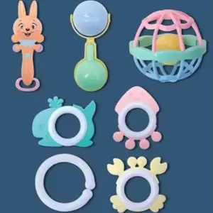 كيس شخاليل وعضاضات سيلكون ٧ قطع ، ٤ العاب و٣ دايرة هوك للتعليق في السترولر والعربية والباونسر