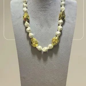 Pure Pearl & Gold