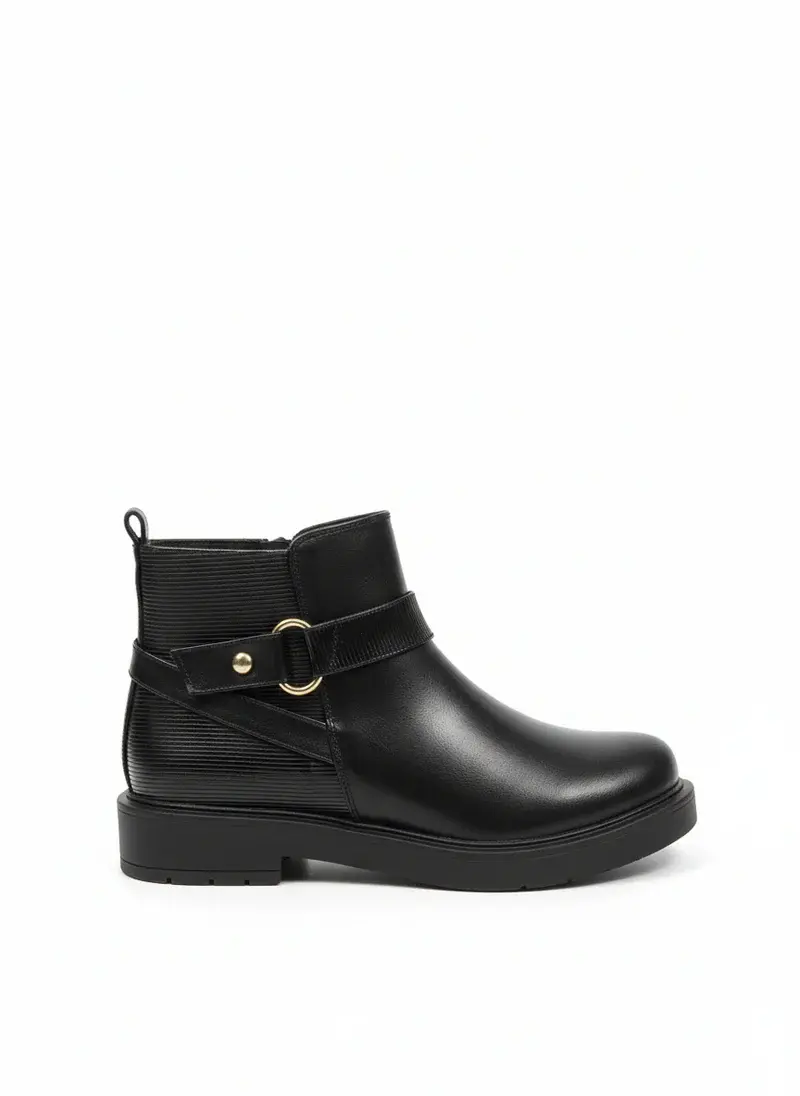 Boot with an elegant round buckle B-3
