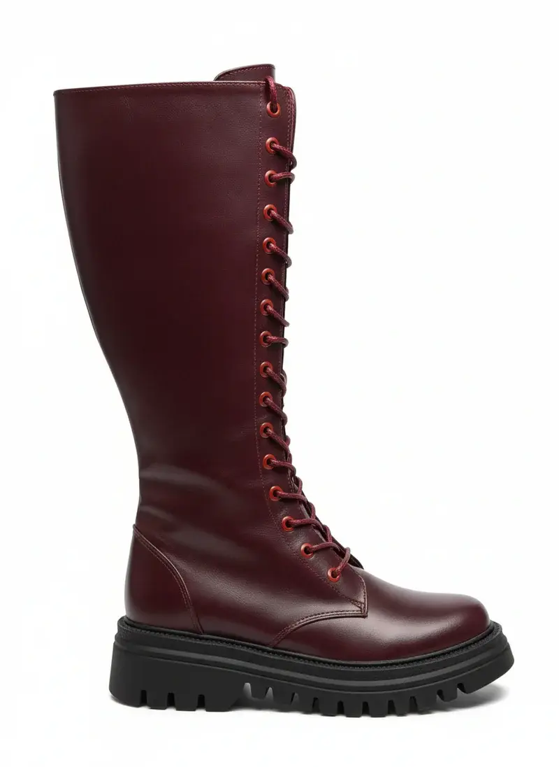 Tall boot with a bold and modern look B-65