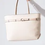Classic Belt Detail Tote-beige