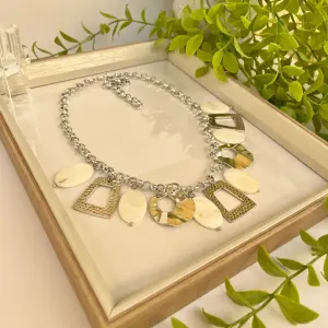 Raghda necklace