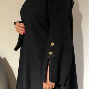 Button Sleeve Abaya