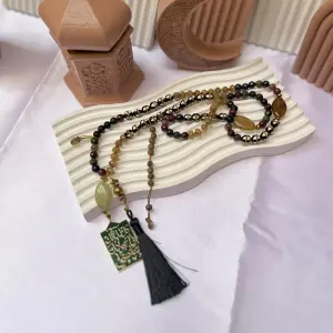 Gilded Blessings (بركات مُذهّبة)