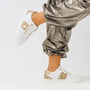flat sneakers stylish comfort- CK