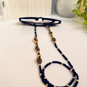 Wild Elegance Glasses Cord