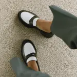 Monochrome loafers black/white