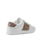 sneakers distinctive designs - MK