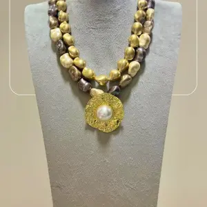 Golden Shell Pearl