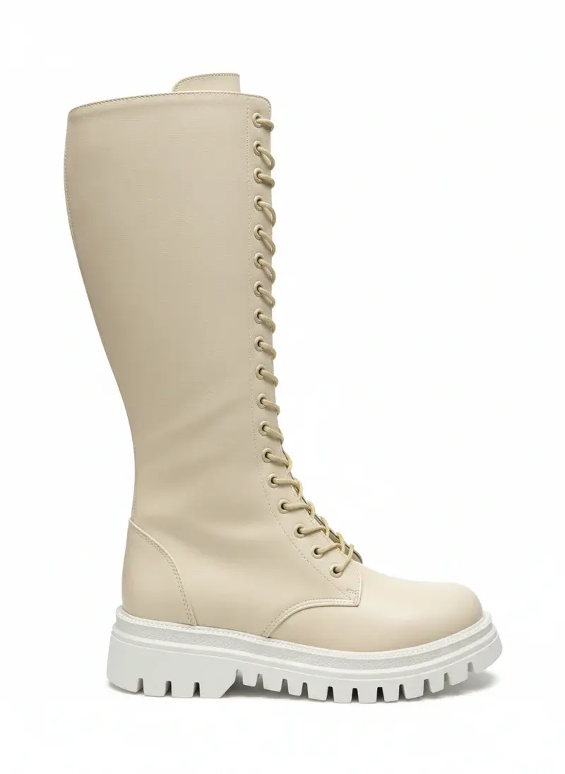 Tall boot with a bold and modern look B-65