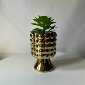 Luna Pedestal Planter