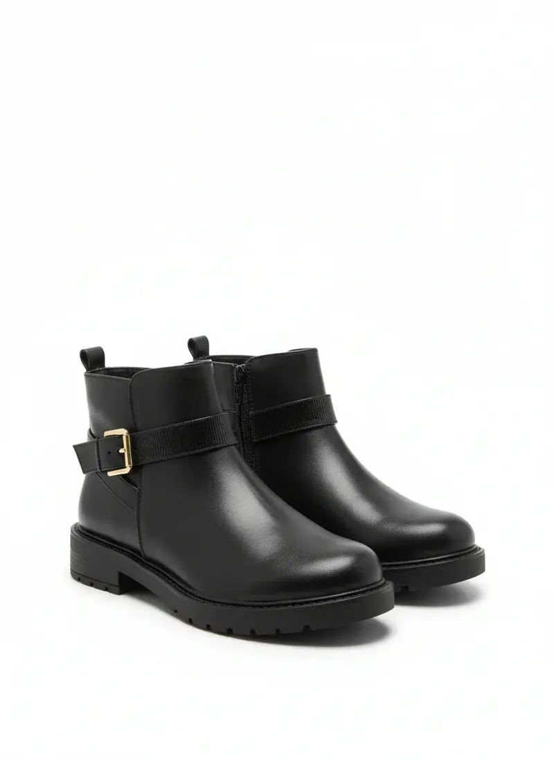 Boot with an elegant round buckle B-3