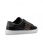 sneakers distinctive designs - MK