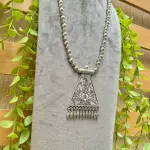 Sakara necklace