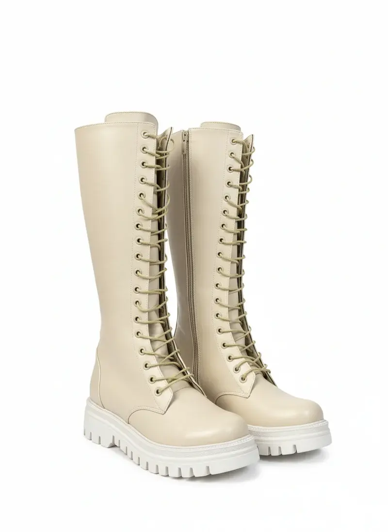Tall boot with a bold and modern look B-65