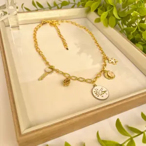 Open media 1 in modal Open media 2 in modal Yomn Jewellery Hayat necklace