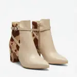 Boot featuring a trendy cow R-506