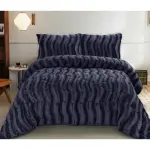 Wavy Lines Quilt Blanket