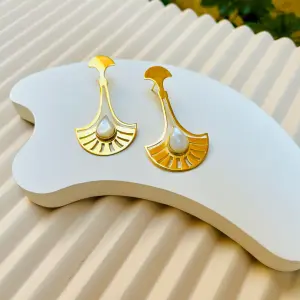 Merint earring