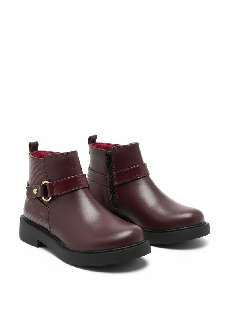 Boot with an elegant round buckle B-3