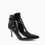 Boot featuring a glossy finish R-509
