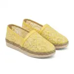 Floral Lace Slip-on Flats. BN-58