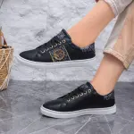 sneakers distinctive designs - MK