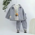 طقم خروجي 3 قطع اولادي قطيفة مضلع عربية جرار رصاصي كيدي