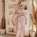 BLUSHING PETALS PRINT CLASSIC SATIN ISDAL