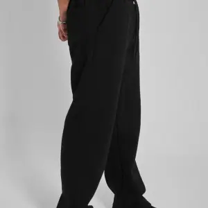 sweatpants black