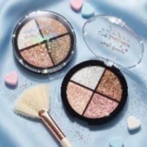 Highlighter palette of 4 shades