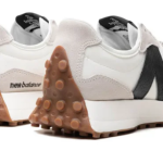 New Balance 327 Moonbeam – Black Gum